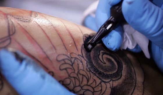 Arriva la crema per rimuovere tatuaggi in modo indolore