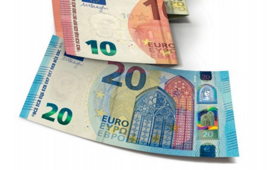 Draghi svela la nuova banconota da 20 euro 'contro i falsari'
