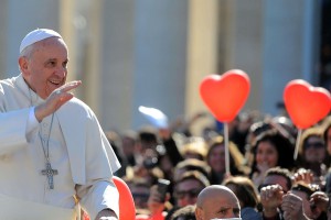 Il Papa: 'L’amore non è virtuale, ci vuole il contatto fisico'