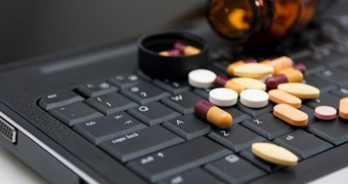 5 milioni di italiani comprano farmaci falsi o nocivi Online