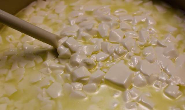 UE: L'Italia produca formaggi senza latte