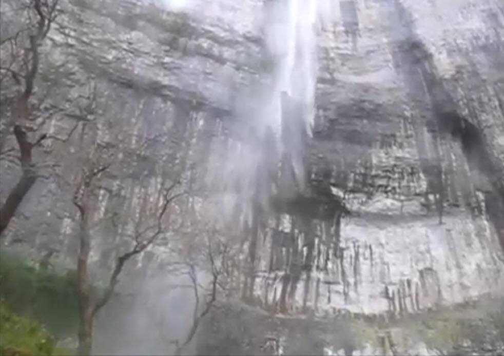 In Inghilterra dopo secoli riappare la cascata più alta (VIDEO)