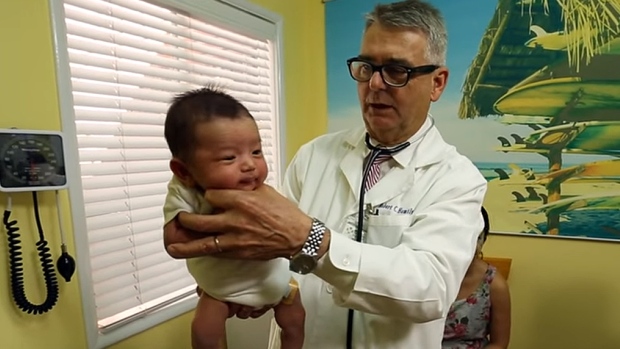Metodo unico per far smettere di piangere un neonato (VIDEO)