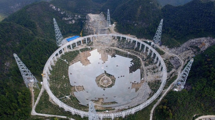 Costruito in Cina mega telescopio per cercare gli alieni