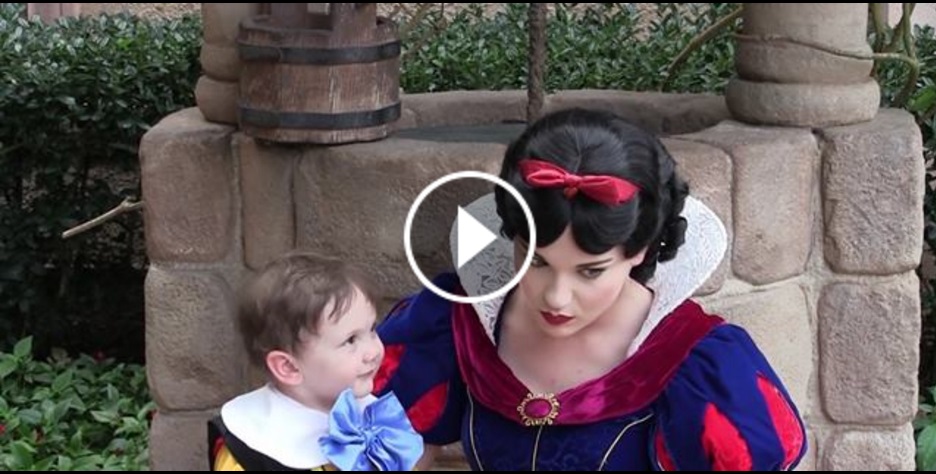 Bimbo autistico "si innamora" di Biancaneve a Disney World