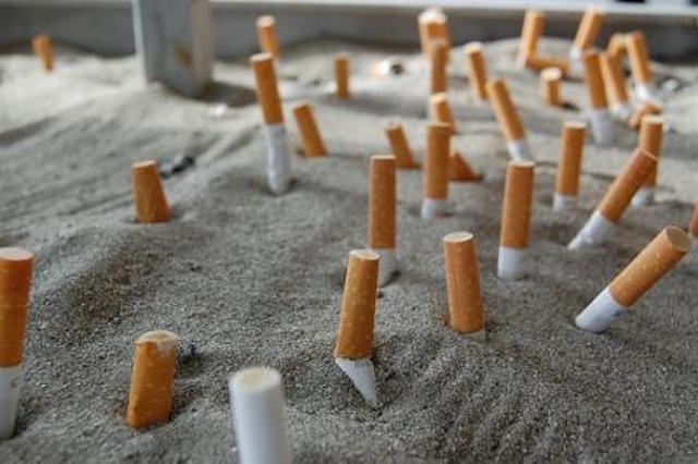Sigarette in spiaggia: In arrivo multe salatissime