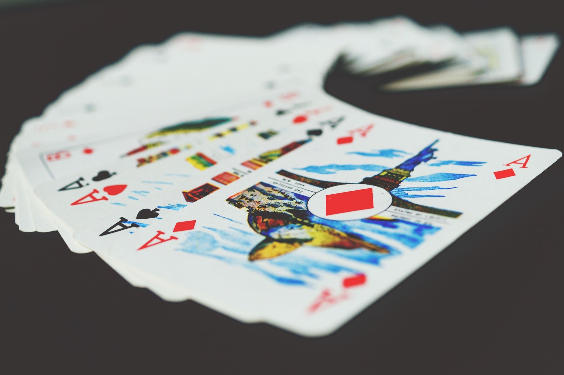 6 vantaggi che derivano dal giocare a carte online