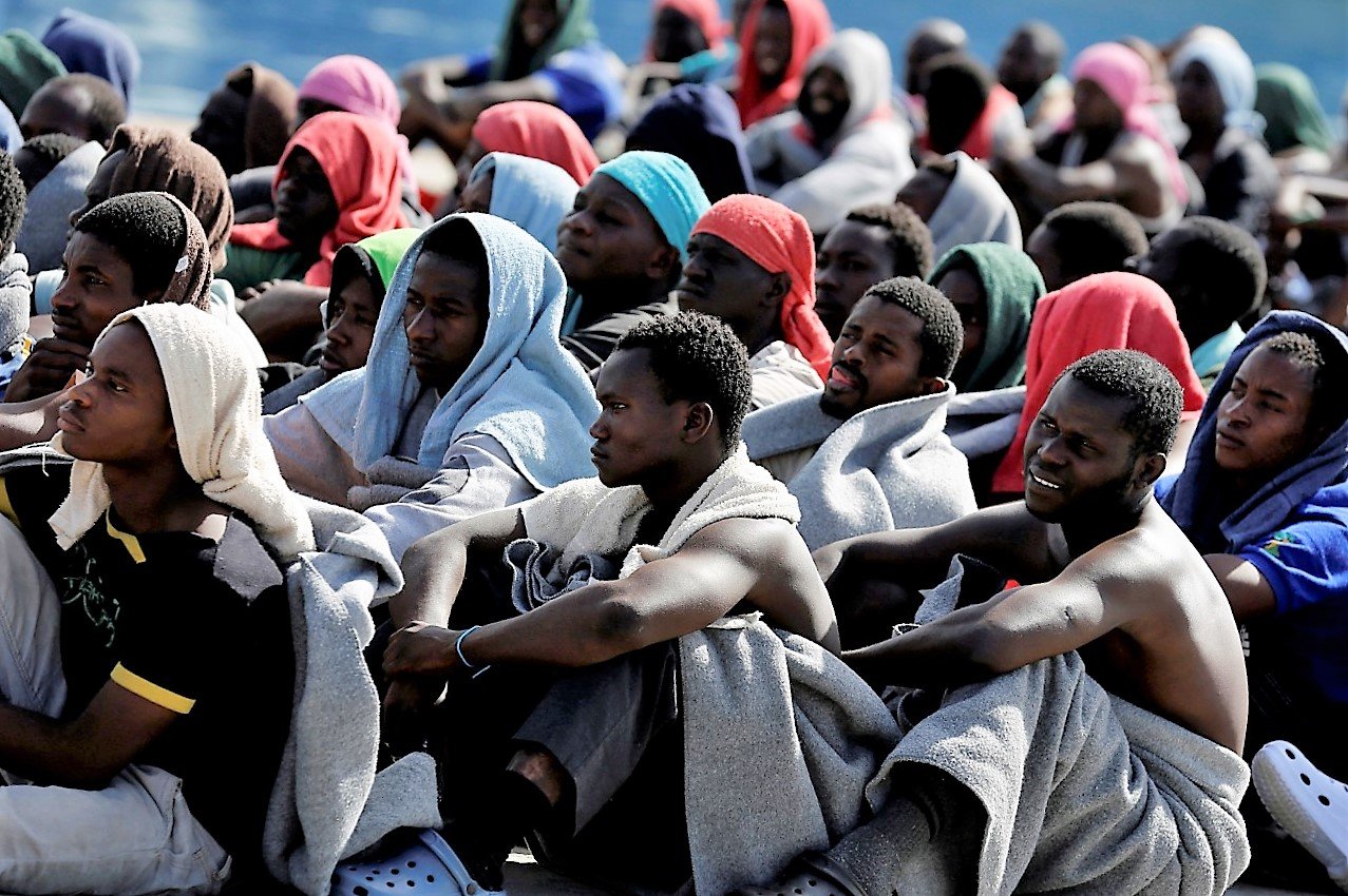 Migranti, il traffico umano verso l'Italia che vale 400 milioni all'anno