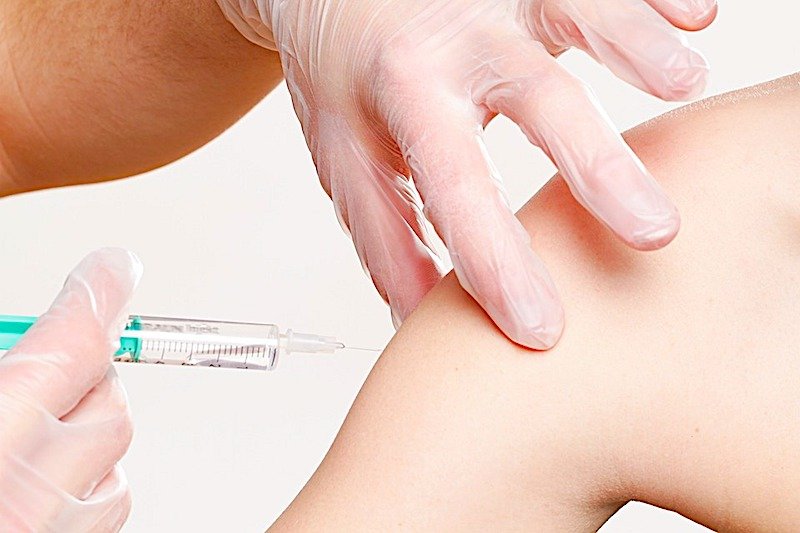 Vaccini ai bambini, uno su dieci non è ancora in regola