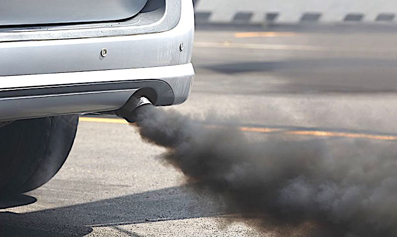 Inquinamento, le auto a benzina sono più dannose per l'ambiente