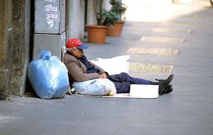 Povertà in calo in Italia, un milione di persone non sono più in condizioni di disagio
